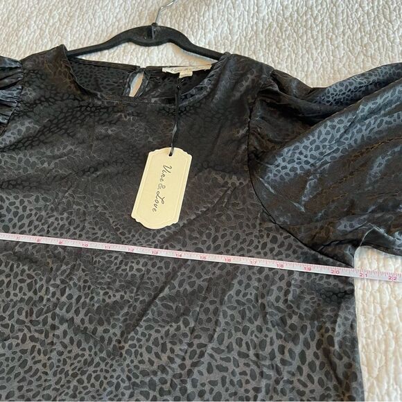 ✨ Vine & Love Women’s Black Silky Top Medium NWT - Picture 8 of 9